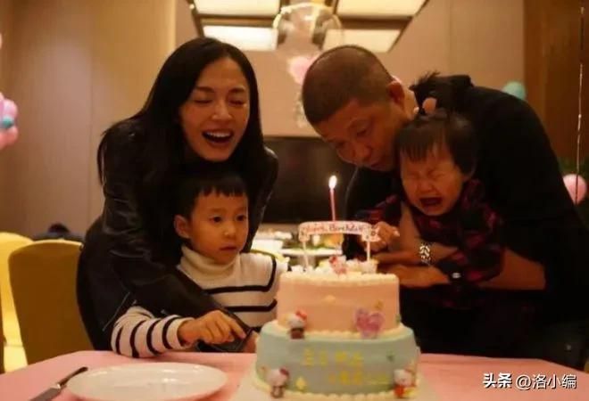 神悄悄生了个女儿的瓜！千亿国际游戏大嘴性感女(图3)