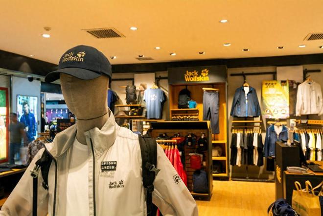 卖爆了！线上打折多赚钱反而变难港股运动鞋服四巨头：安踏李宁(图4)