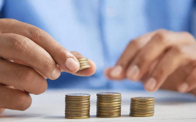 卖爆了！线上打折多赚钱反而变难港股运动鞋服四巨头：安踏李宁(图9)