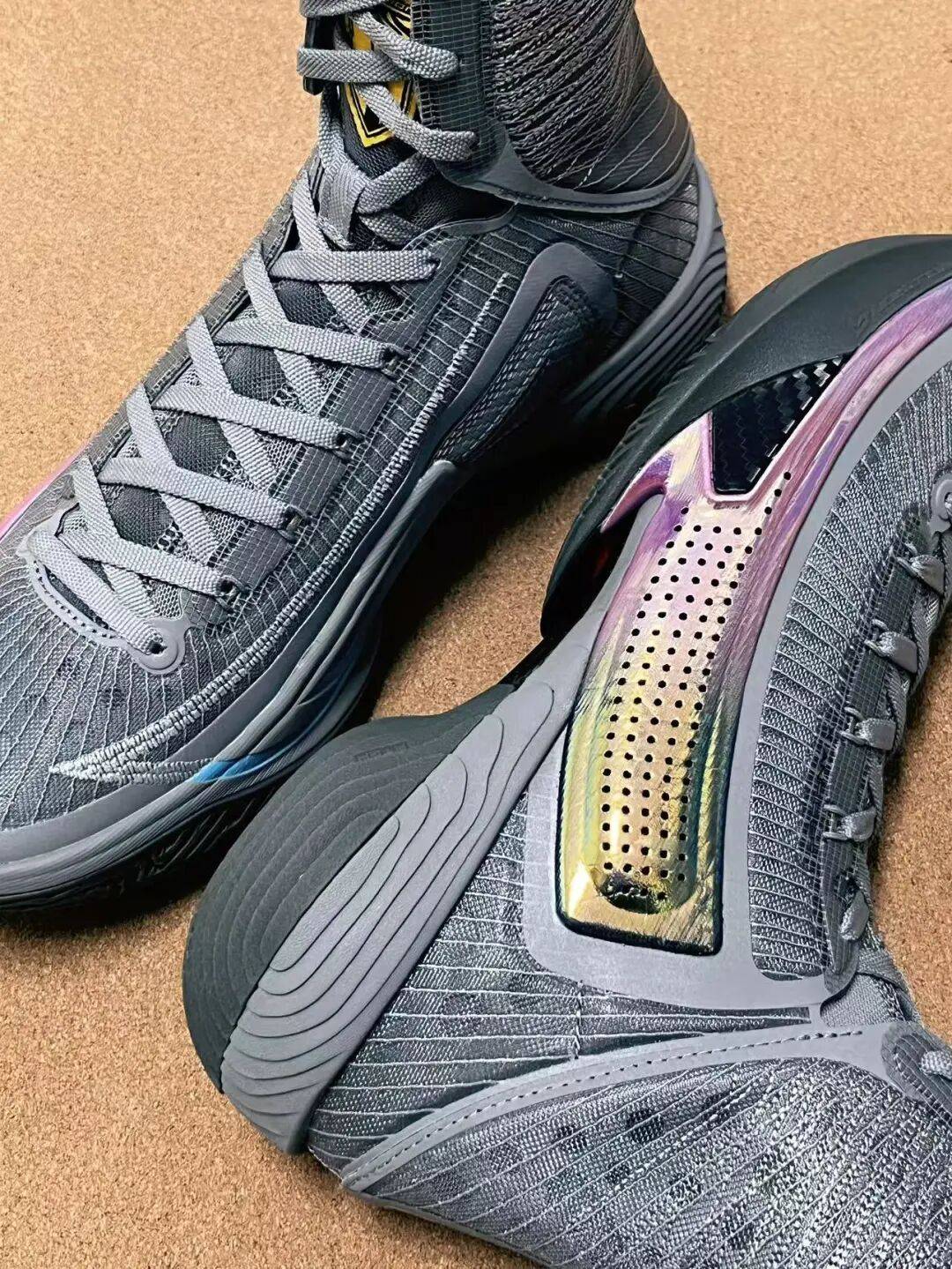 你的年度榜单TOP 10？年度鞋款大集结哪双可以入围(图2)