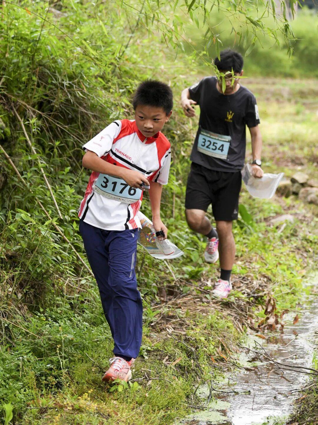 端化鞋子平民化 行业观察户外市场新趋势:服装高(图2) 端化鞋子平民化 行业观察户外市场新趋势:服装高(图2)